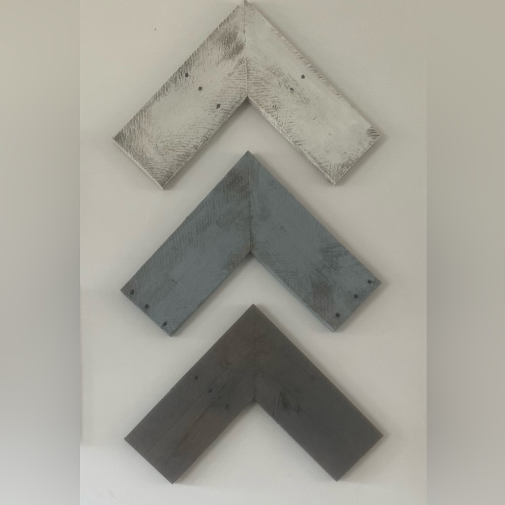 Rustic reclaimed wood arrow wall art set